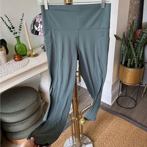 Athleta Salutation Stash Pocket II Tight Women's 7/8 Leggings